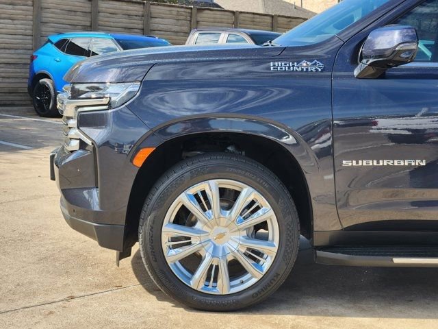 Used 2023 Chevrolet Suburban High Country image 16