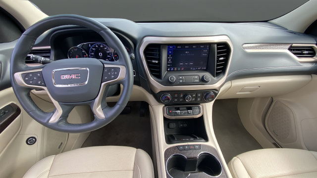 Used 2023 GMC Acadia Denali w/ Denali Technology Package AWD/4WD image 11
