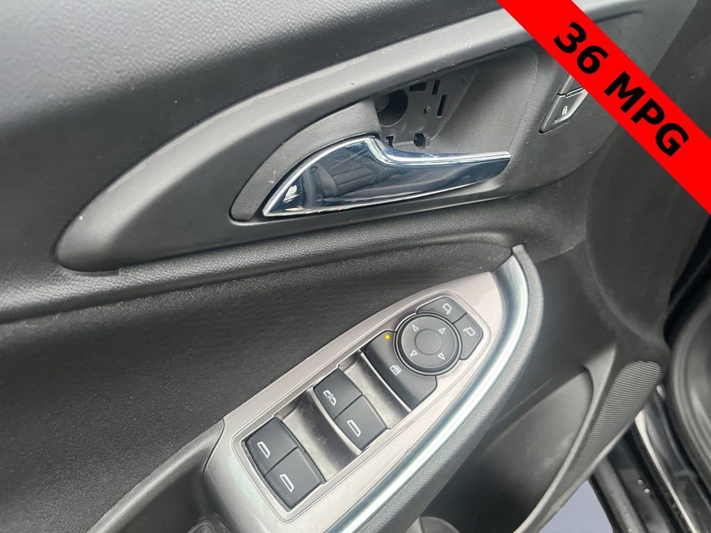 Used 2022 Chevrolet Malibu LT image 9