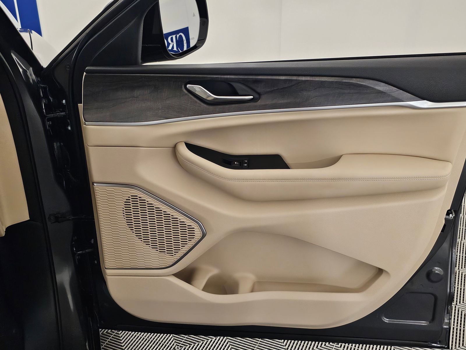 New 2025 Jeep Grand Cherokee Limited w/ Luxury Tech Group II image 40