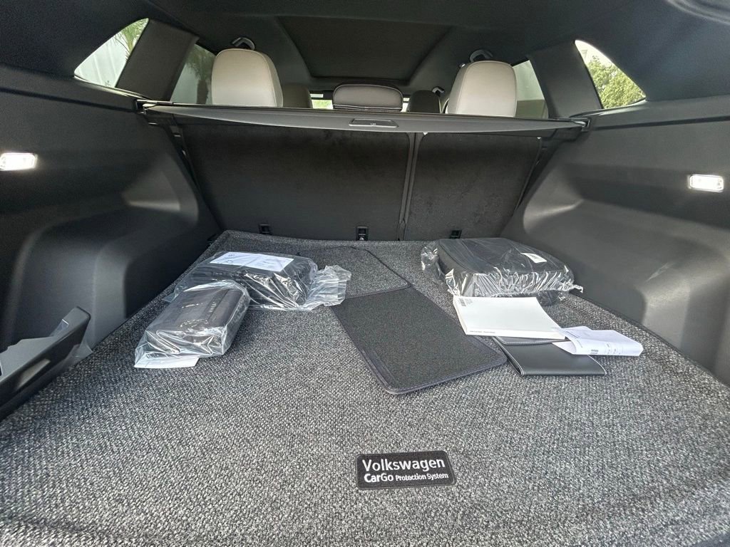 New 2026 Volkswagen Atlas Cross Sport SEL R-Line image 41