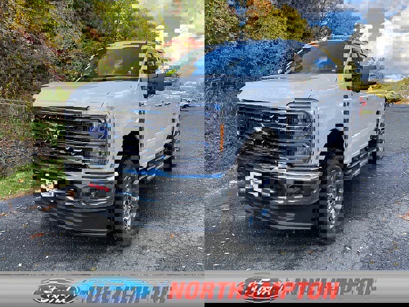 New 2026 Ford F350 Lariat image 1