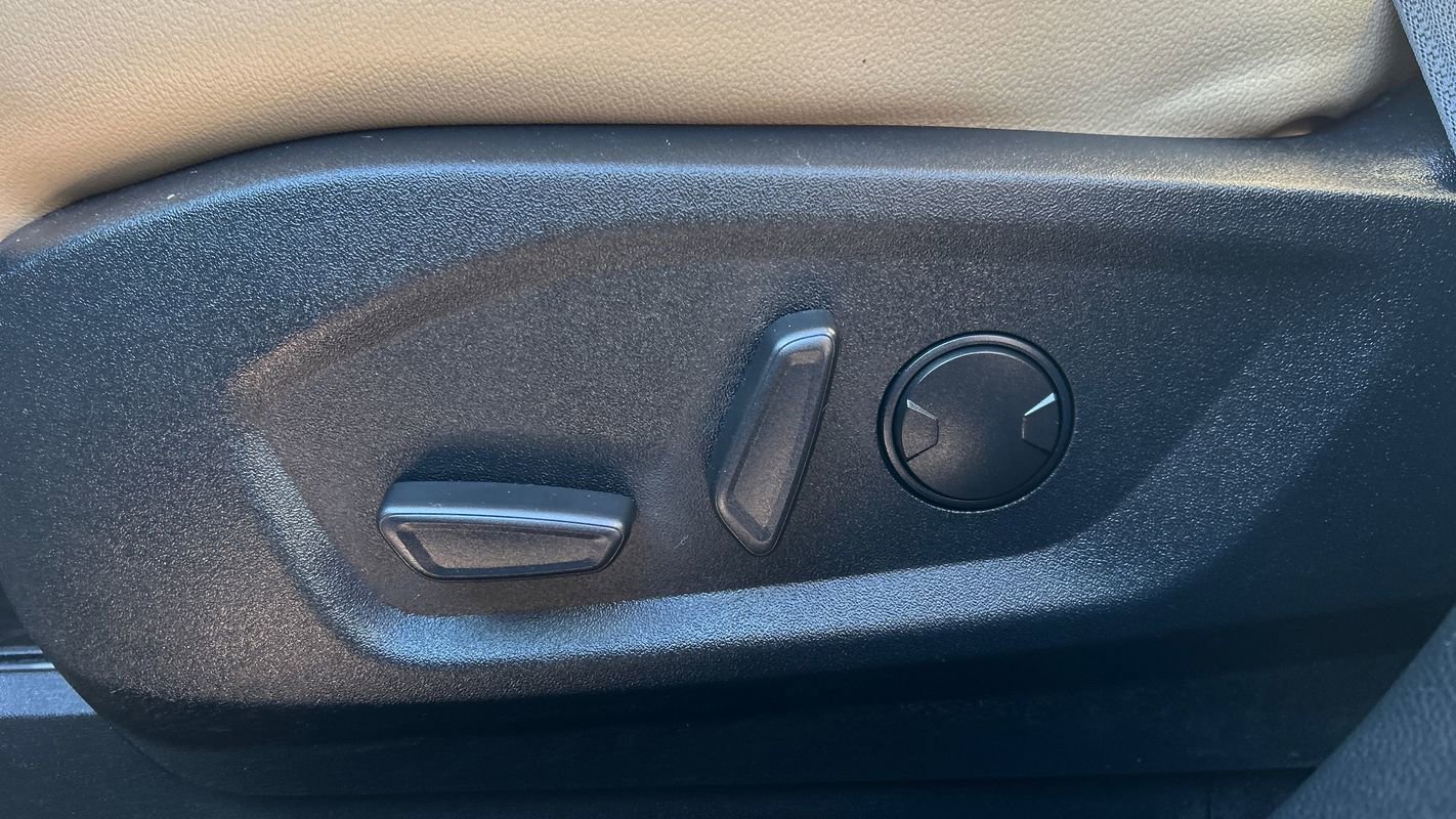 Used 2020 Ford Edge SEL image 35