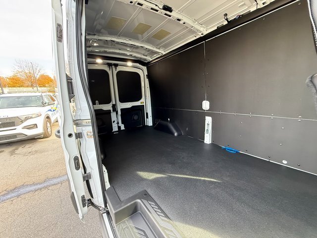 New 2026 Ford Transit 250 148 Medium Roof w/ Load Area Protection Package image 20