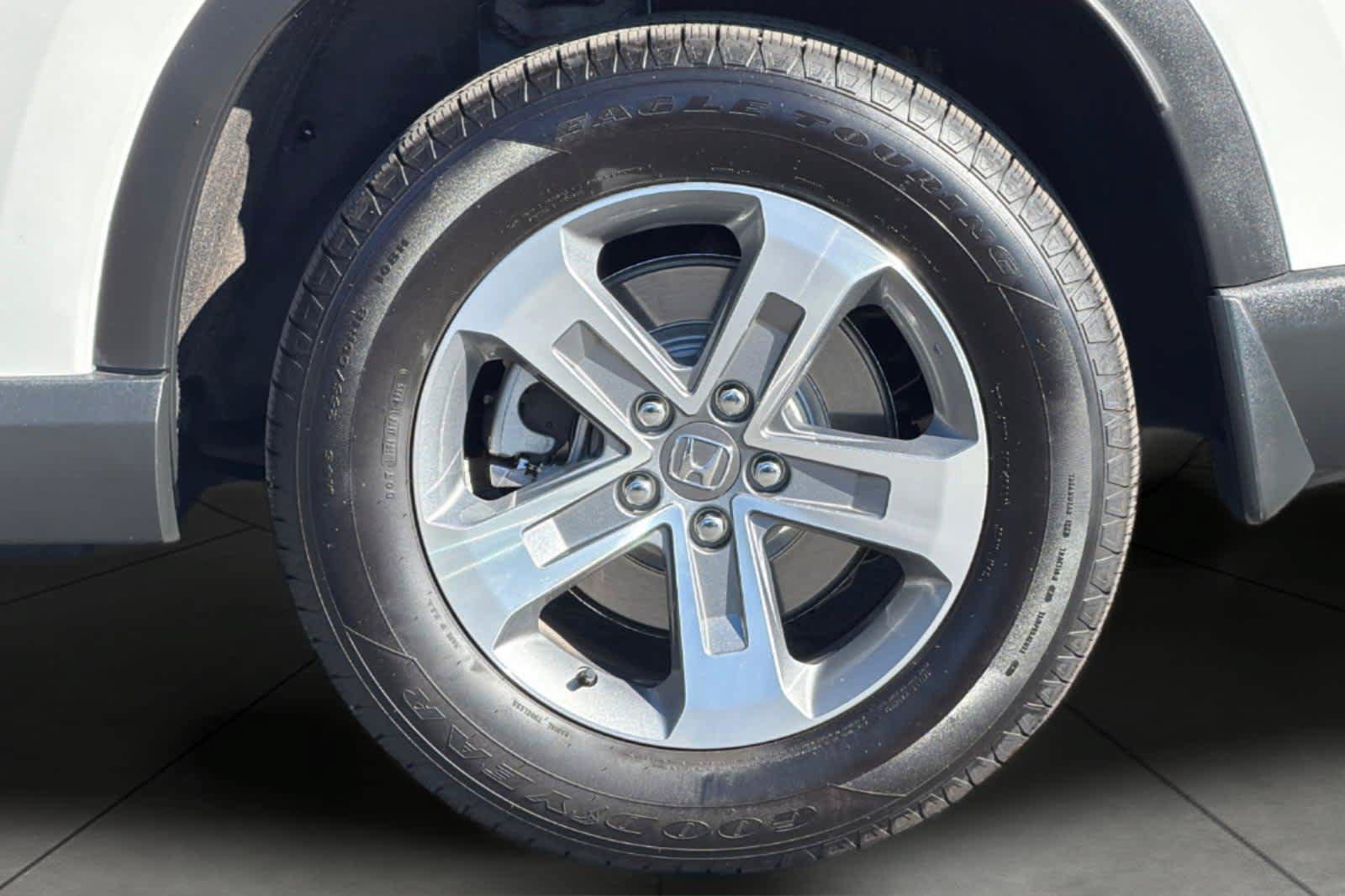 Used 2025 Honda Pilot EX-L image 11