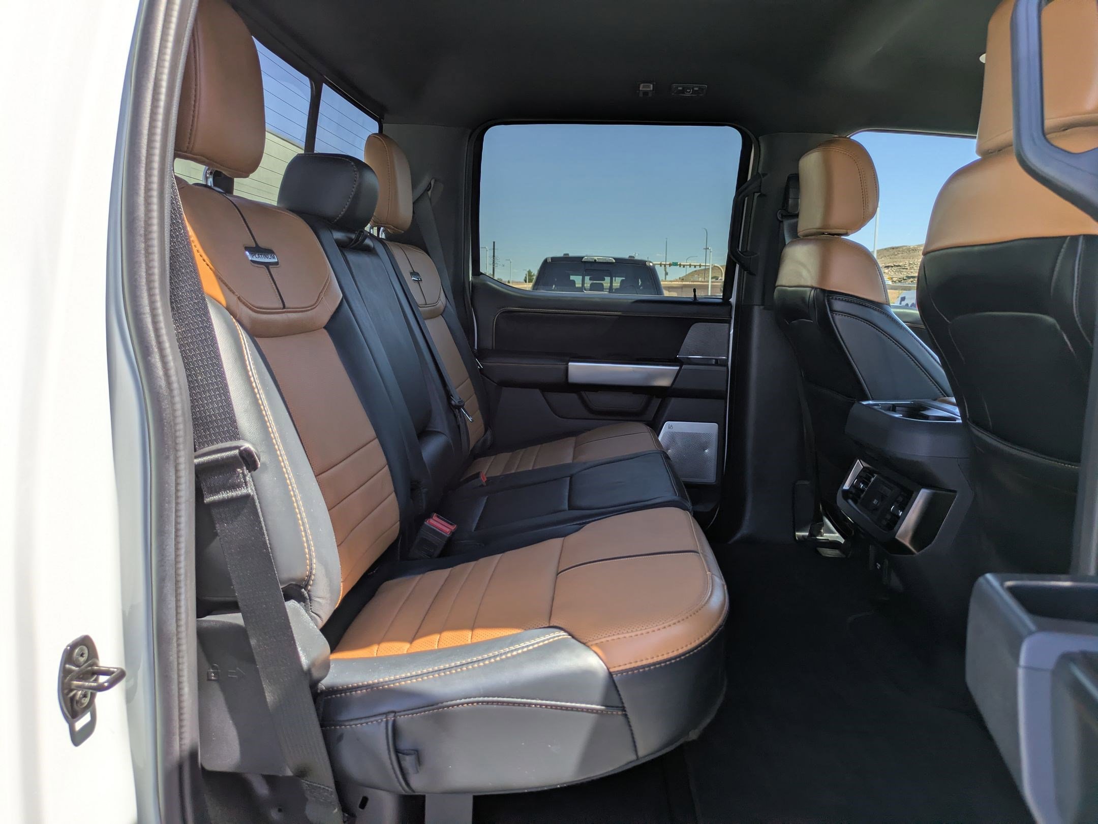 Used 2023 Ford F250 Platinum w/ FX4 Off-Road Package image 31