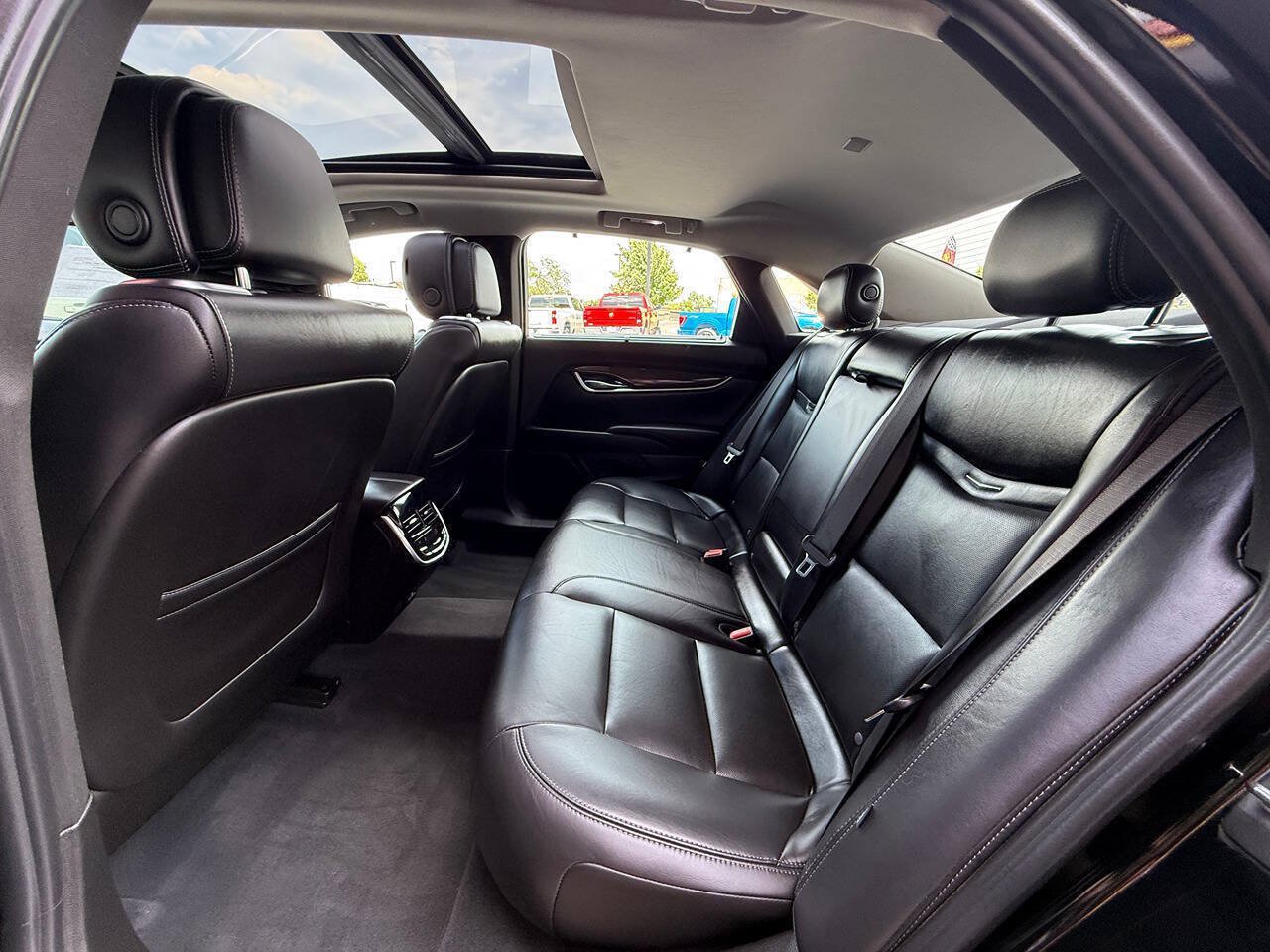 Used 2013 Cadillac XTS Premium FWD image 18