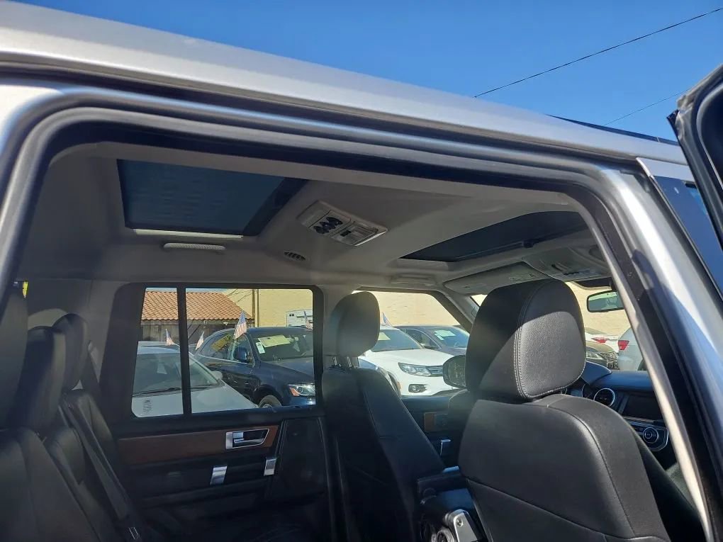 Used 2016 Land Rover LR4 HSE Silver Edition image 20