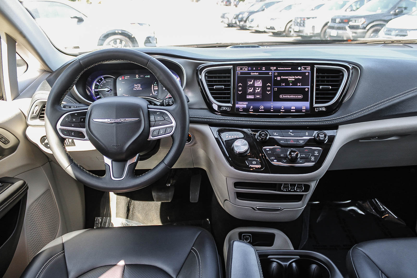 Used 2024 Chrysler Pacifica Limited FWD image 14