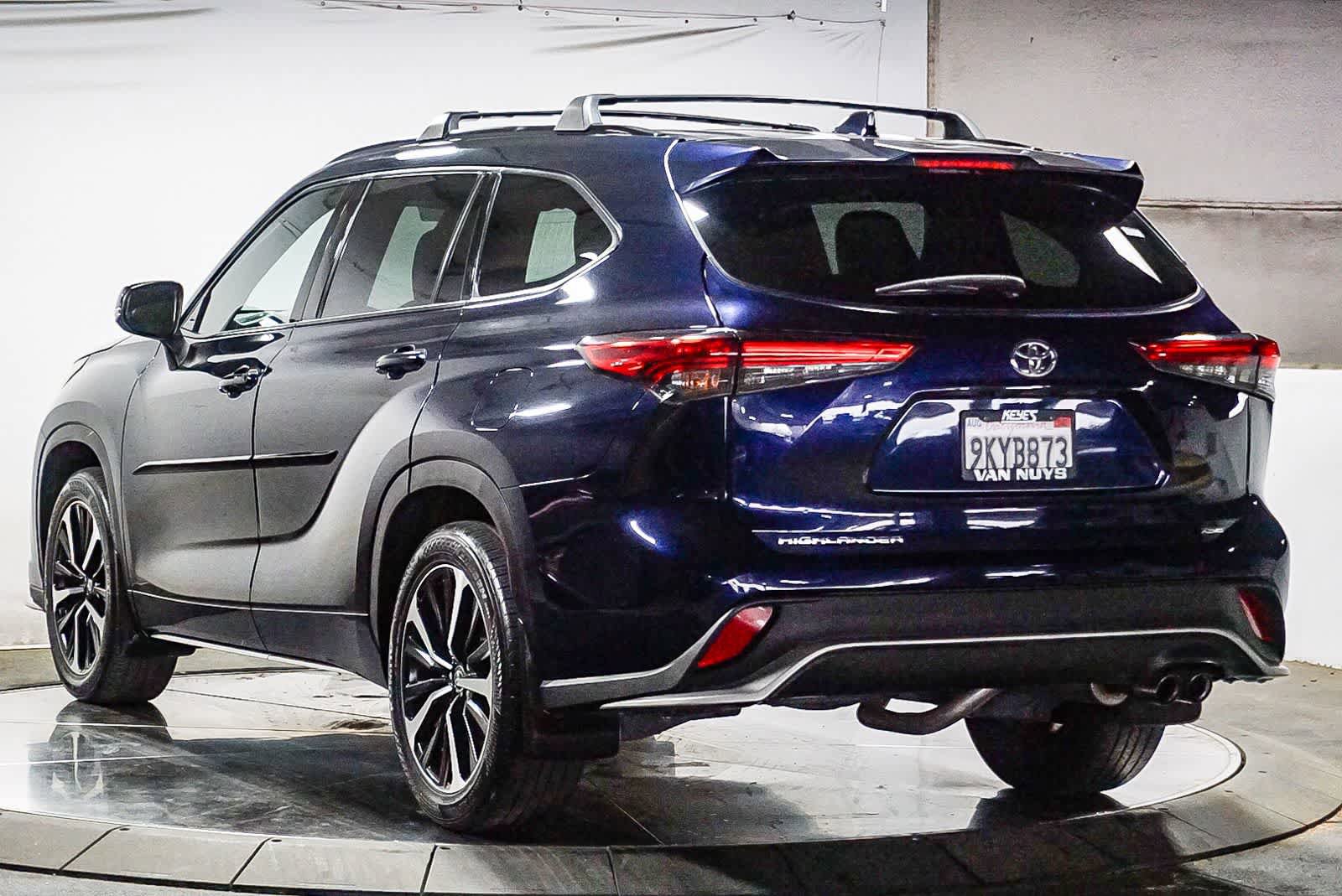 Used 2021 Toyota Highlander XSE image 8