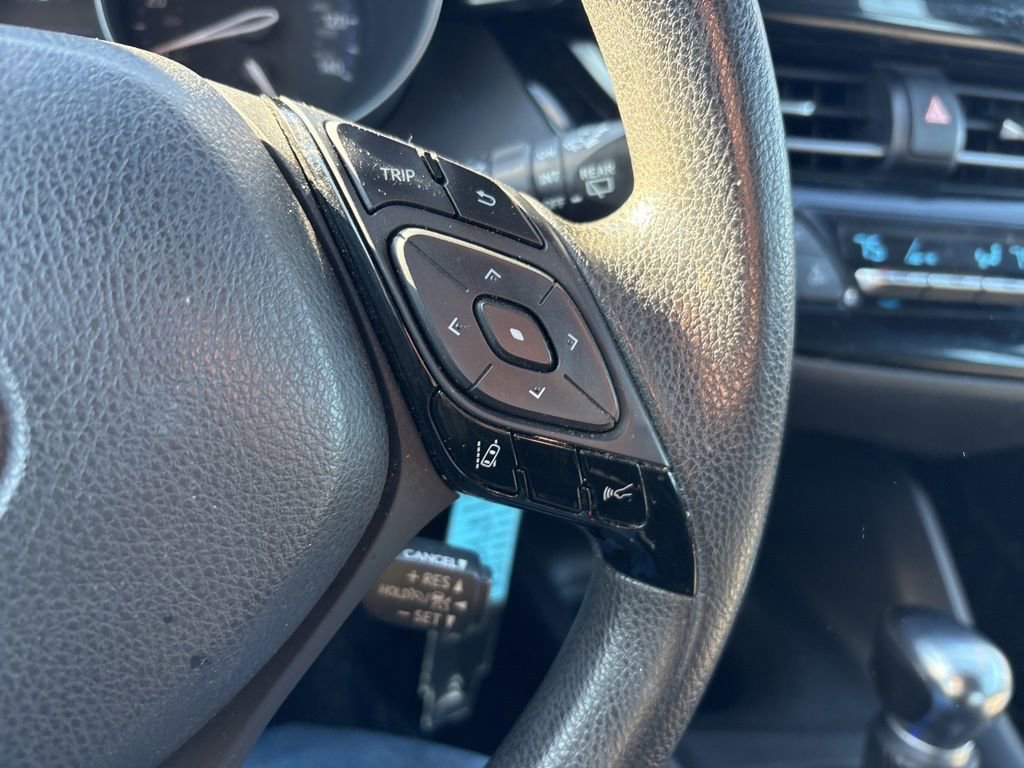 Used 2019 Toyota C-HR LE image 20