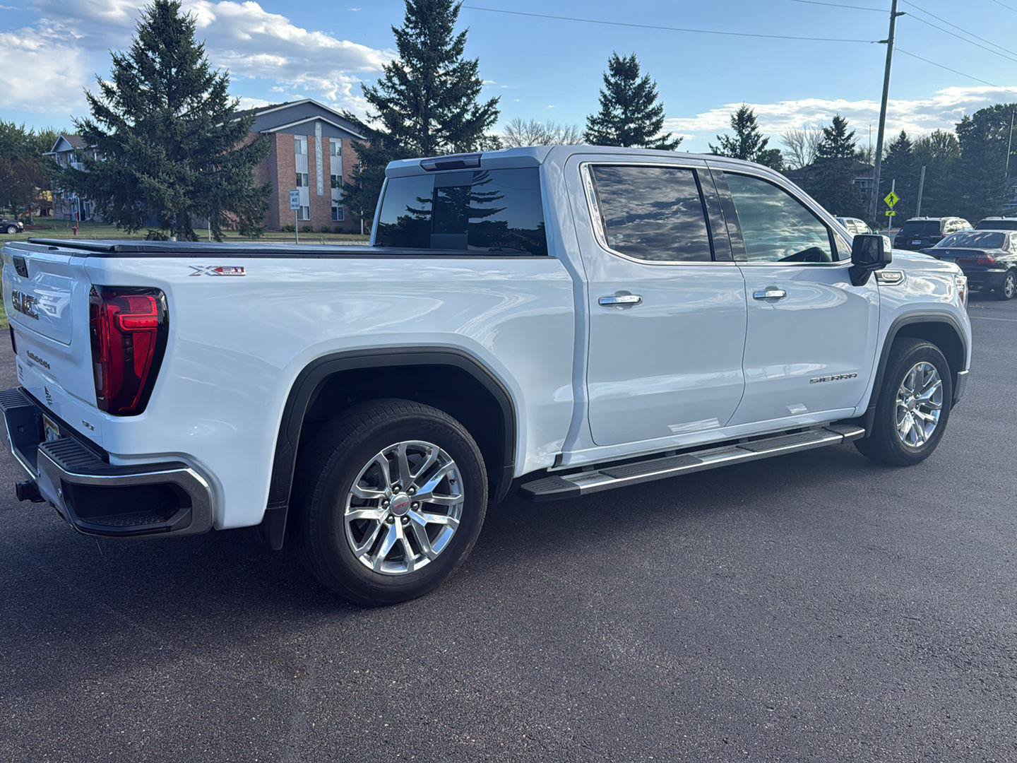 Used 2021 GMC Sierra 1500 SLT w/ SLT Premium Plus Package AWD/4WD image 6