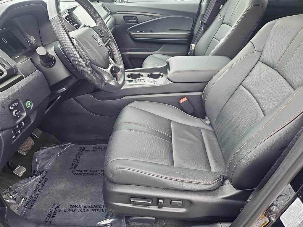 Certified 2025 Honda Passport TrailSport image 33