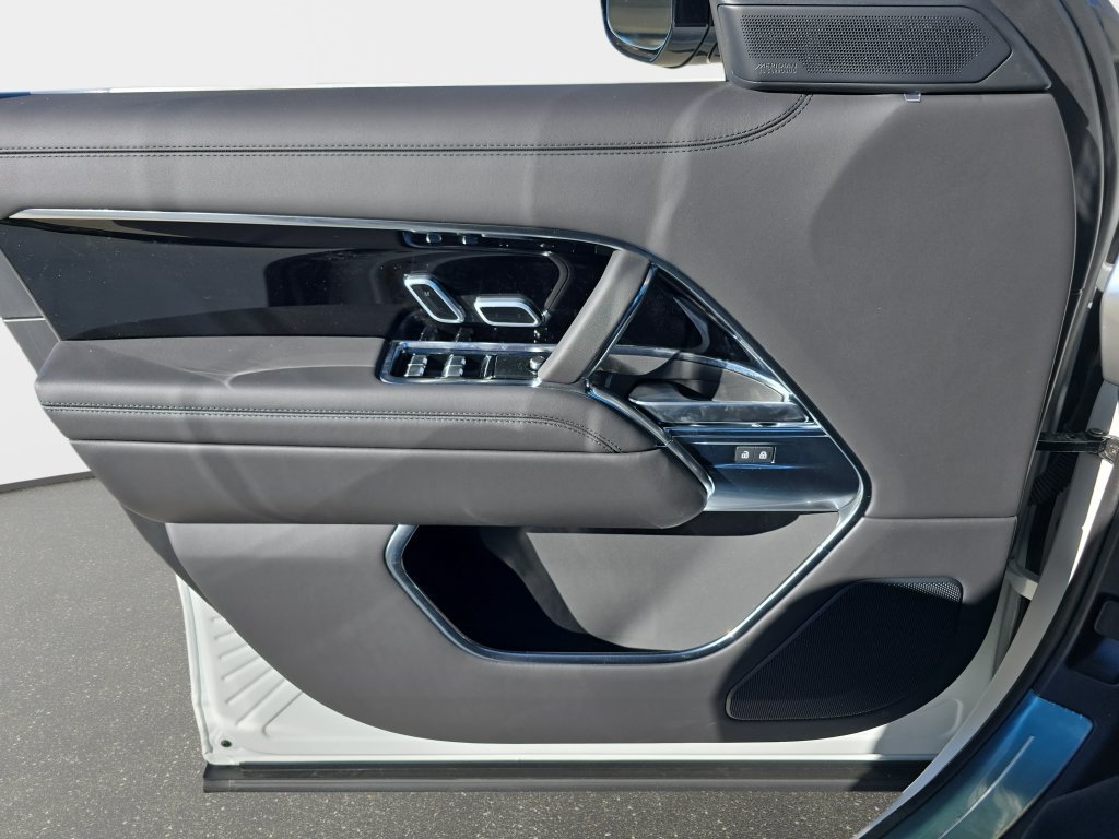 New 2026 Land Rover Range Rover SE AWD/4WD image 29
