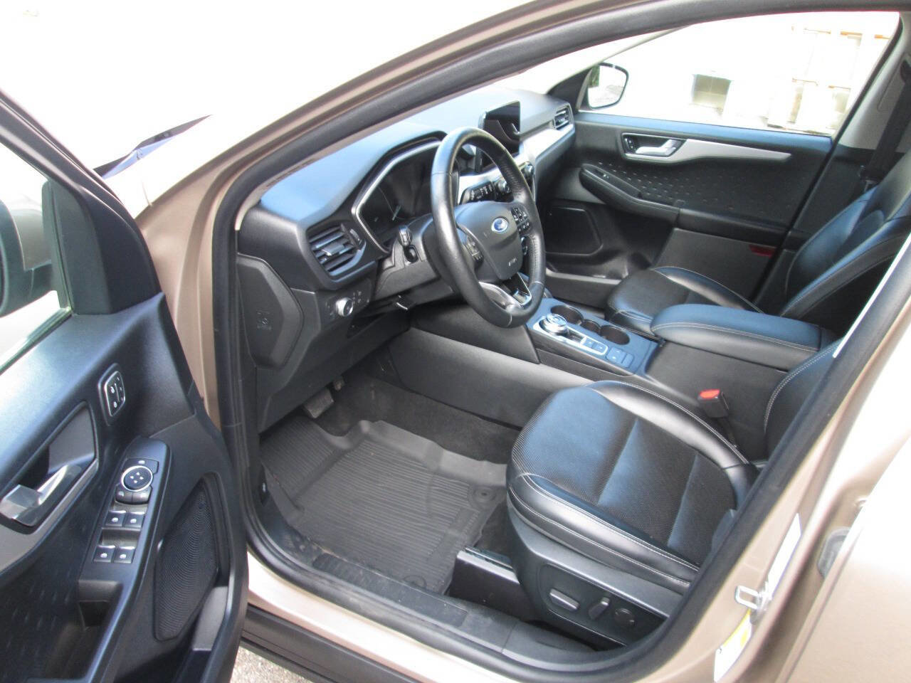 Used 2020 Ford Escape SEL image 14