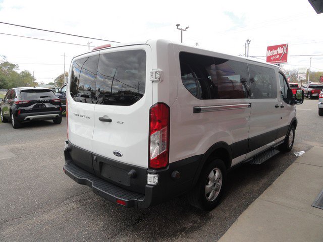 Used 2017 Ford Transit 350 XLT image 5