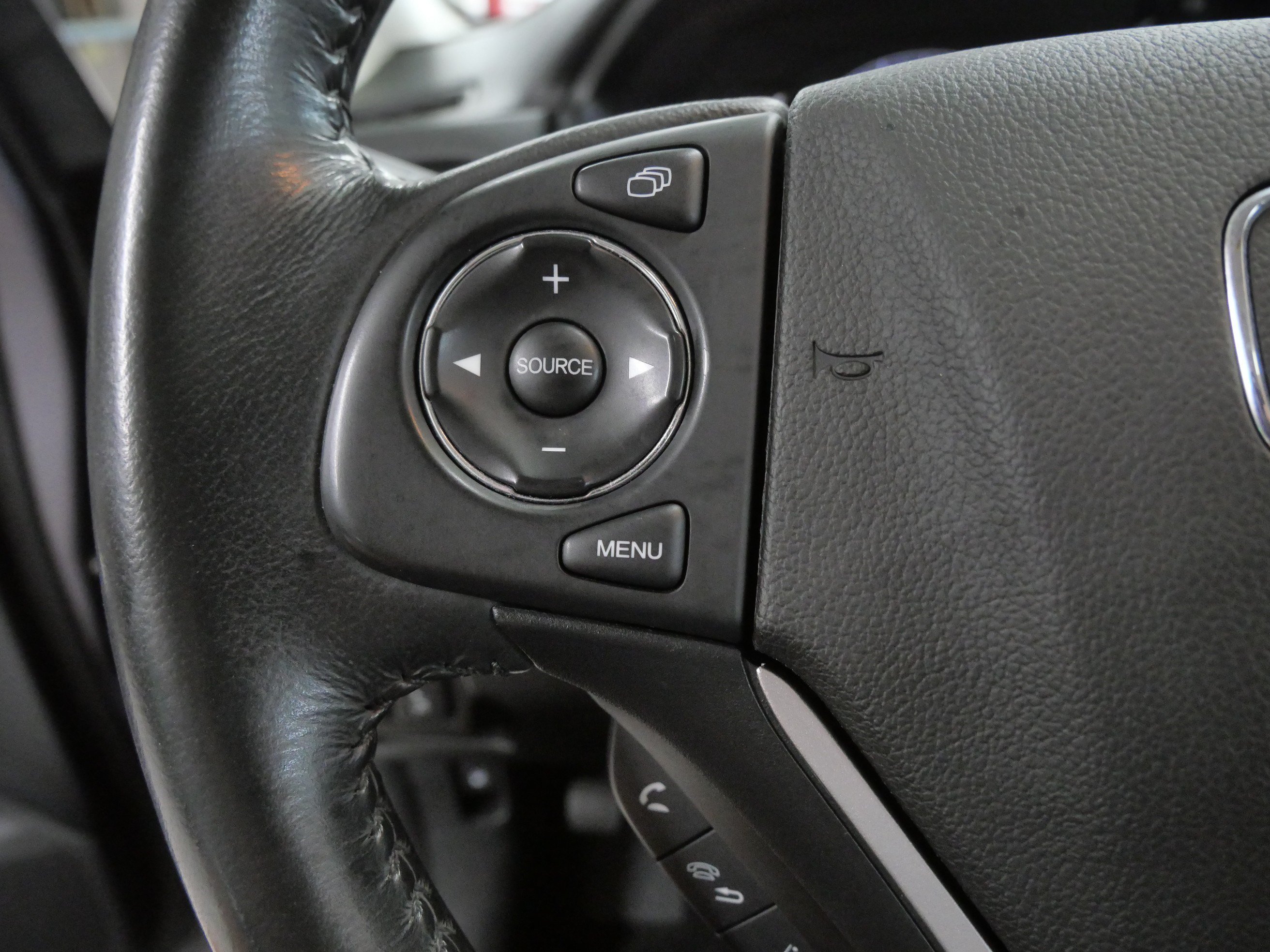 Used 2015 Honda CR-V Touring image 27