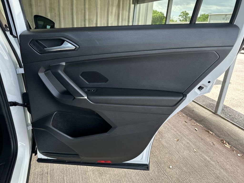 Used 2018 Volkswagen Tiguan SE image 31