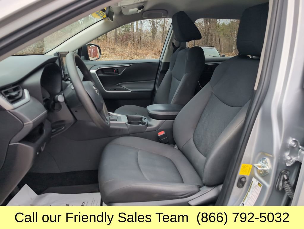 Certified 2021 Toyota RAV4 LE w/ Carpet Mat Package (TMS) AWD/4WD image 11
