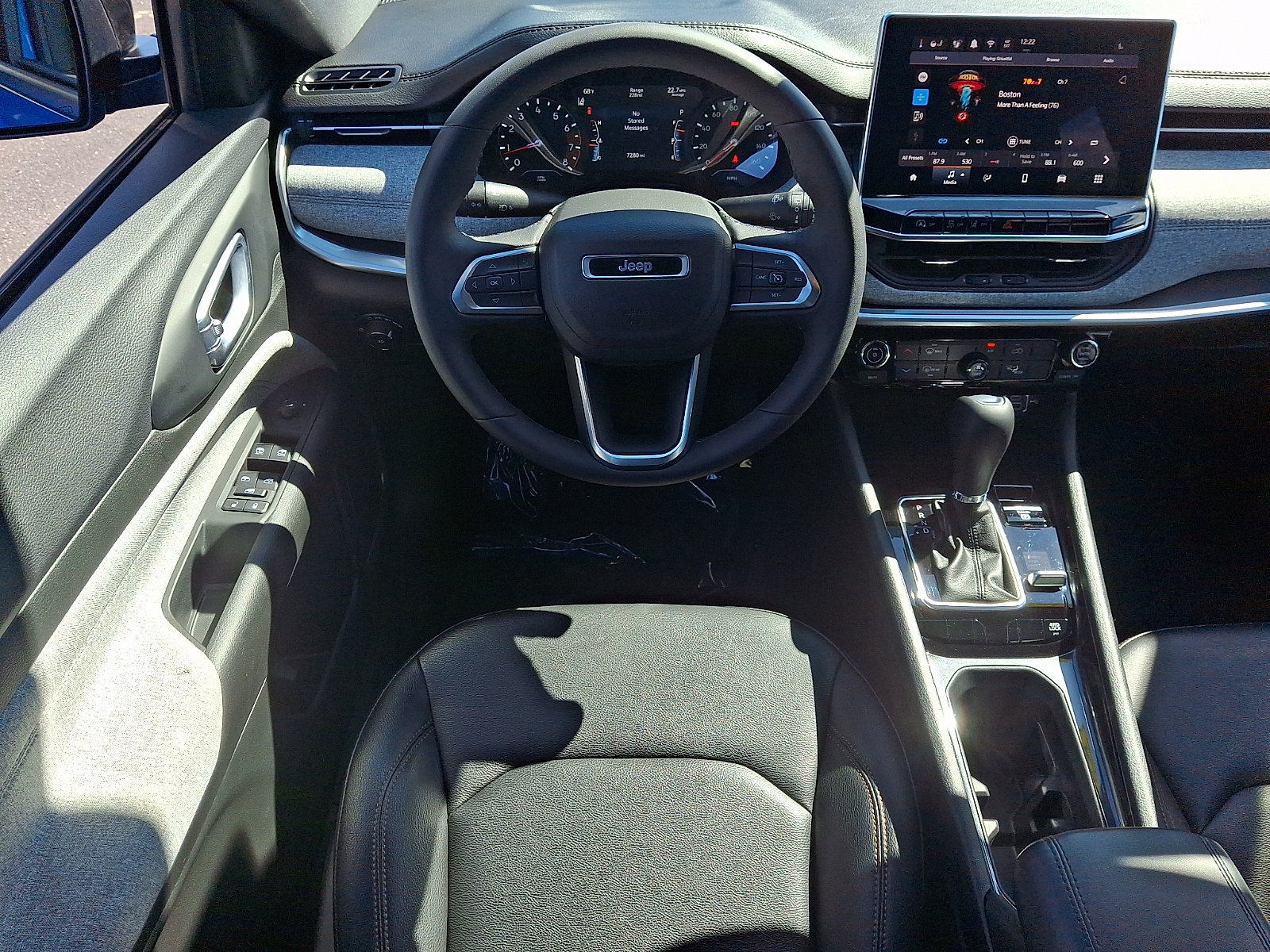 Used 2024 Jeep Compass Latitude AWD/4WD image 11