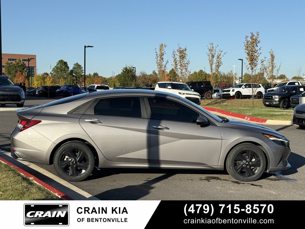 Used 2022 Hyundai Elantra SEL image 5