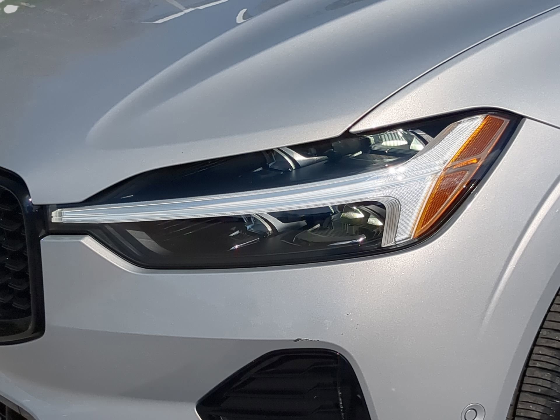 Used 2025 Volvo XC60 B5 Plus image 36