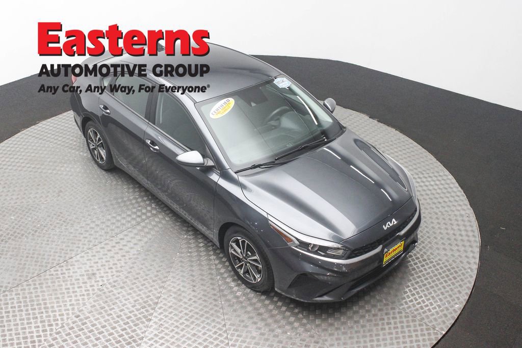 Used 2023 Kia Forte LXS image 3