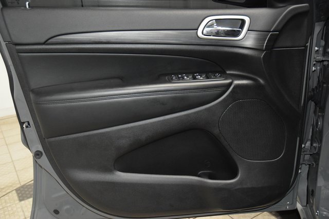 Used 2020 Jeep Grand Cherokee Altitude image 44