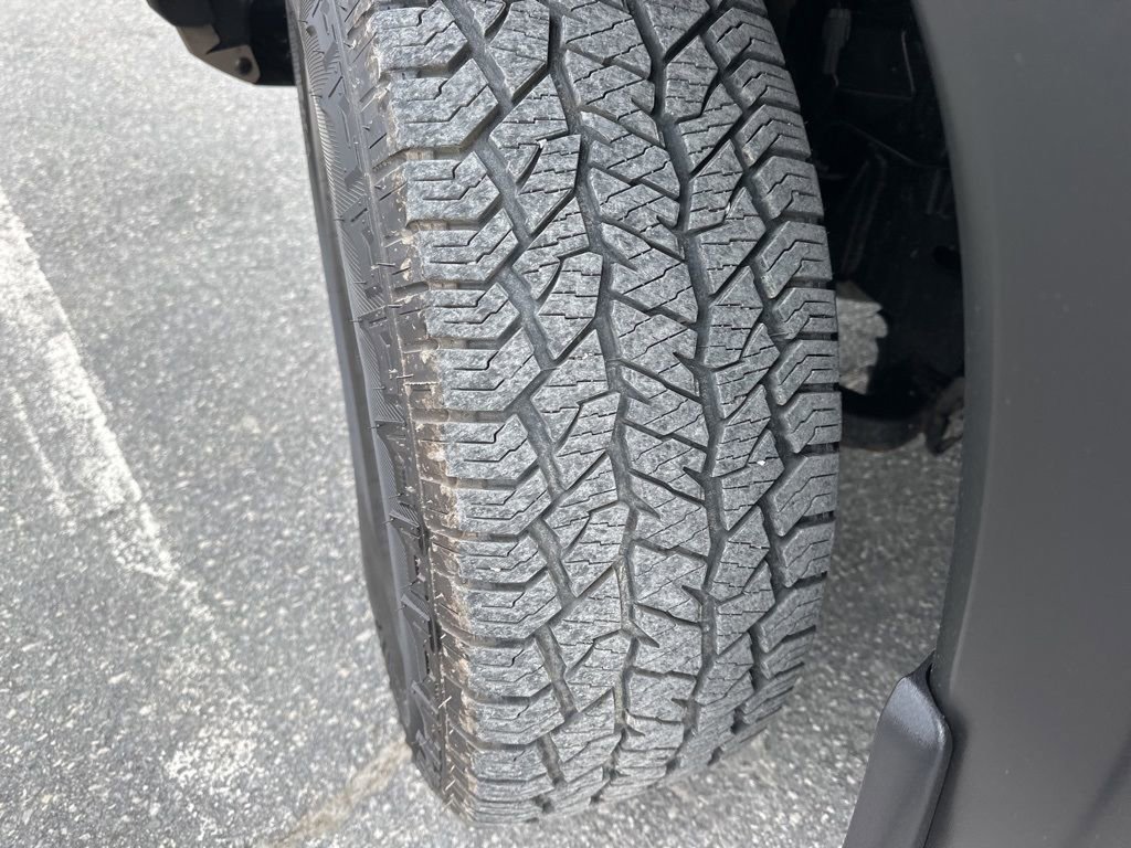 Used 2023 Nissan Frontier PRO-4X w/ Technology Package image 33