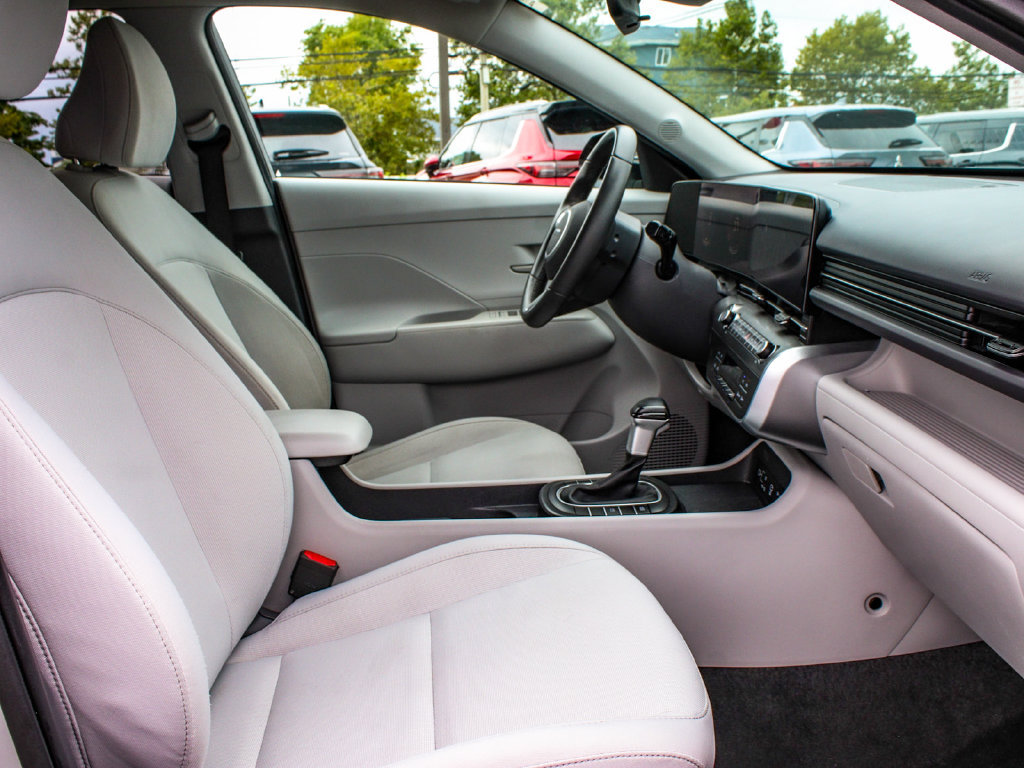 Used 2025 Hyundai Kona SEL AWD/4WD image 40