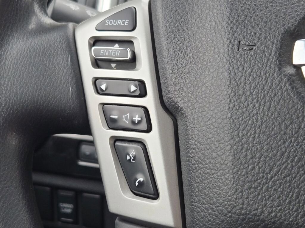 Used 2019 Nissan Titan SV image 24