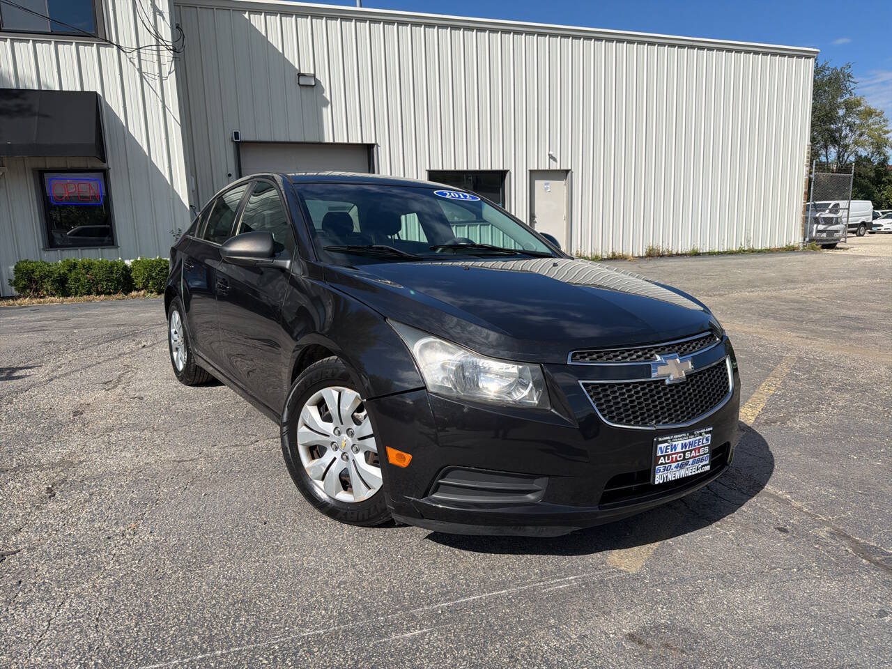 Used 2012 Chevrolet Cruze LS w/ Connectivity Package FWD image 8