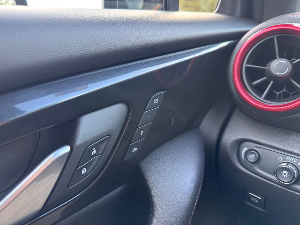 Used 2022 Chevrolet Blazer RS w/ Enhanced Convenience Package image 18