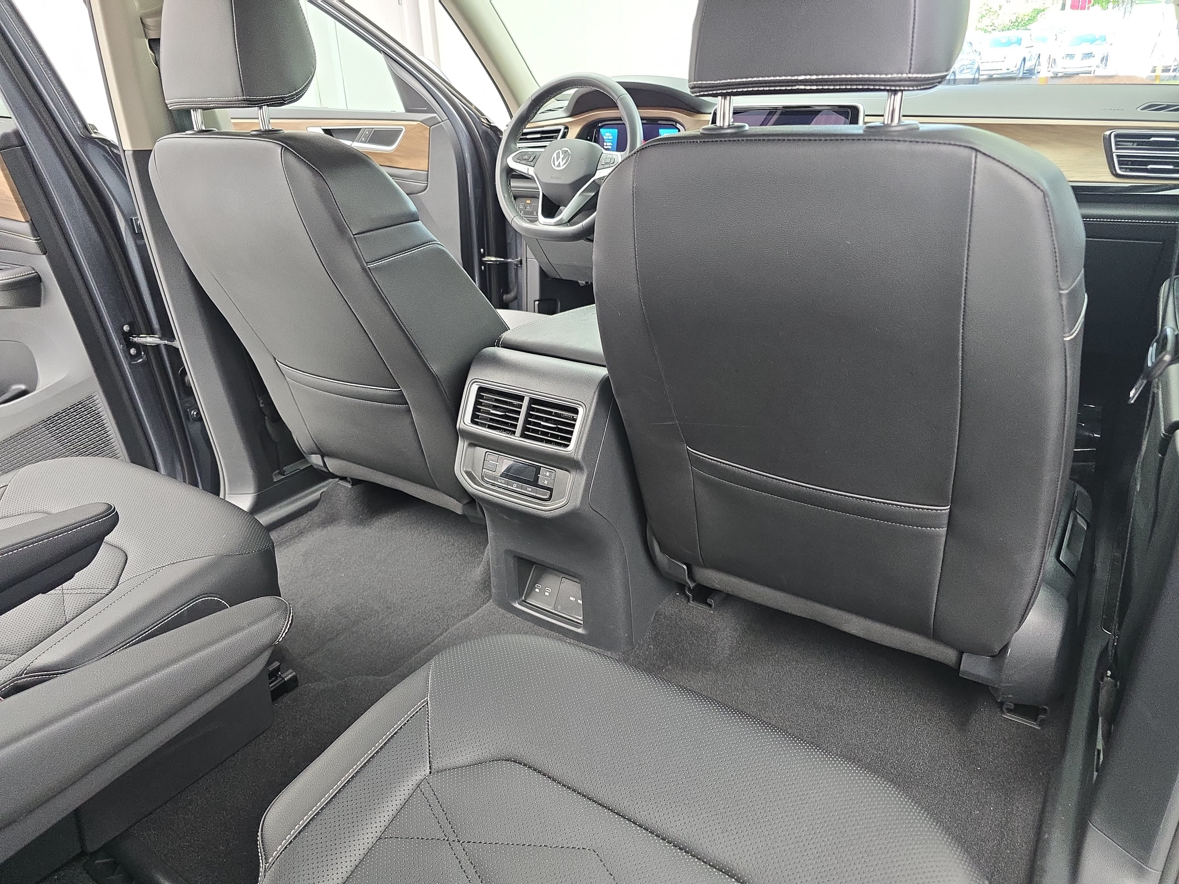 Certified 2024 Volkswagen Atlas SE AWD/4WD image 11