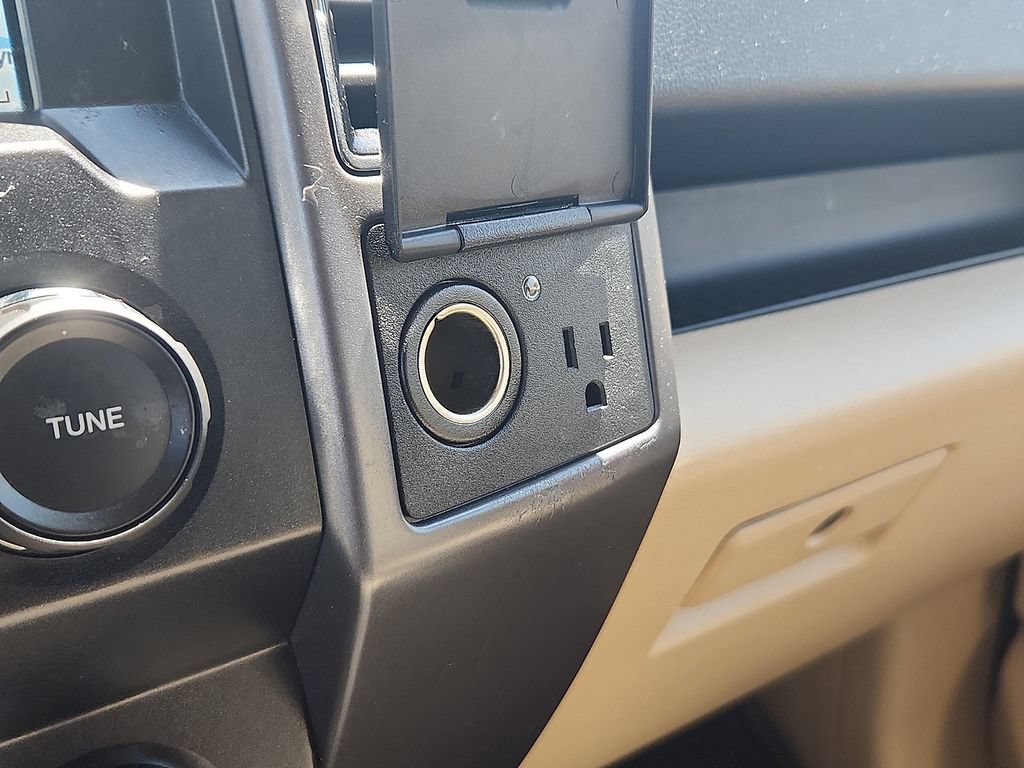 Used 2019 Ford F150 XLT w/ Equipment Group 302A Luxury AWD/4WD image 22