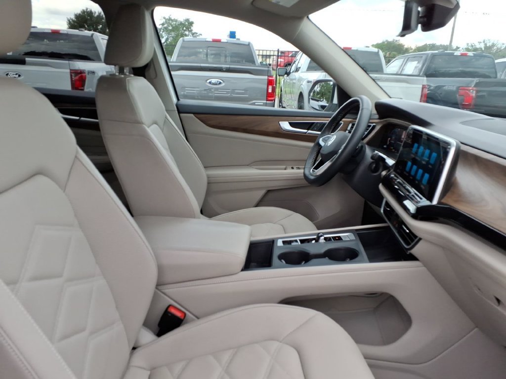 Used 2025 Volkswagen Atlas SE FWD image 12