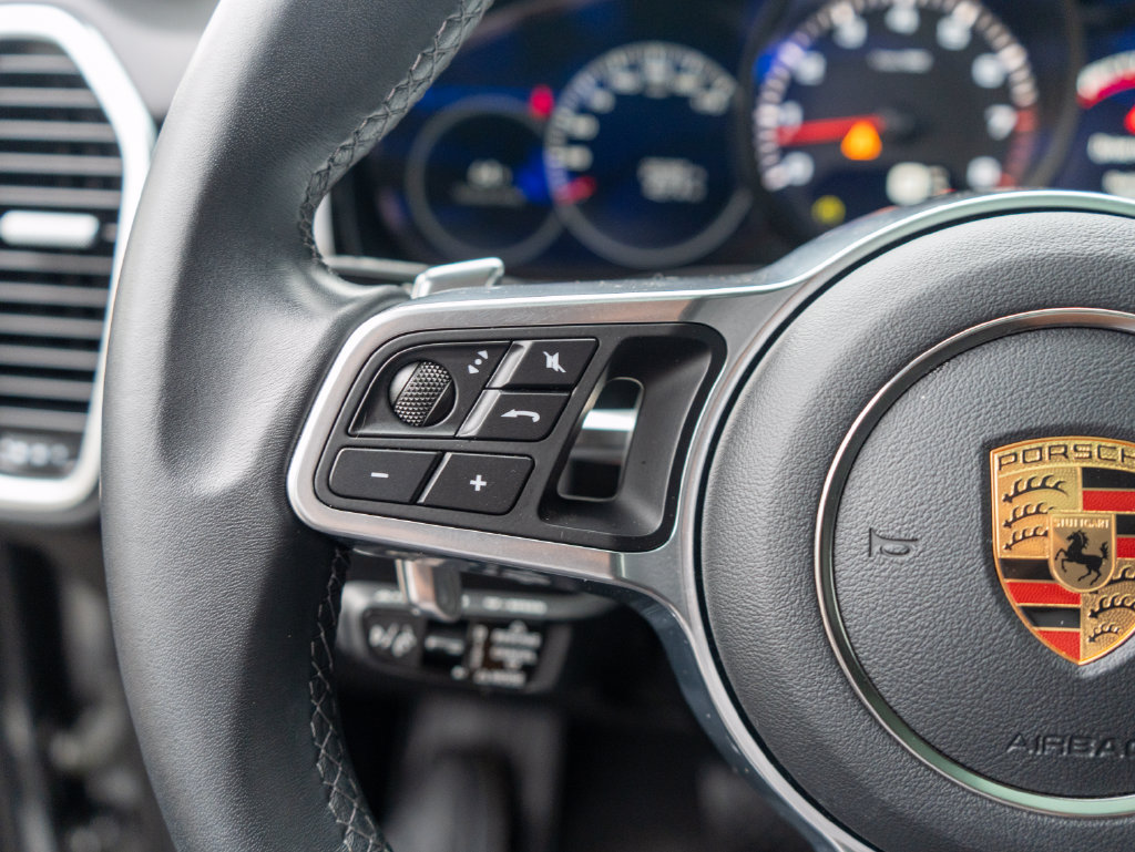 Used 2023 Porsche Cayenne AWD/4WD image 24