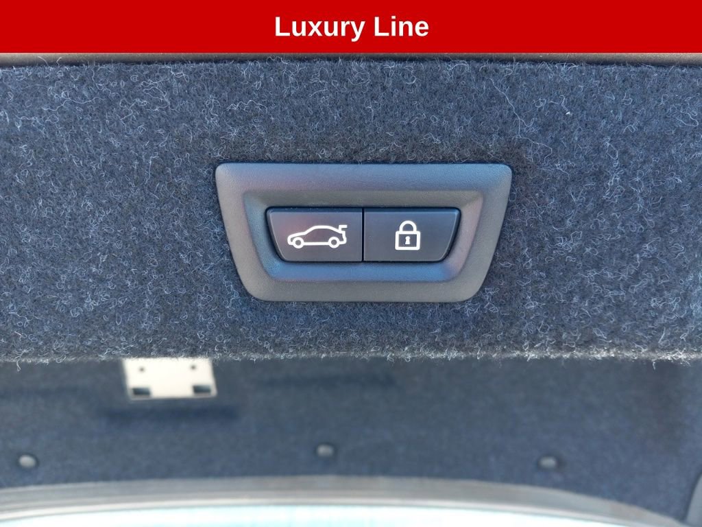 Used 2018 BMW 540i xDrive image 11