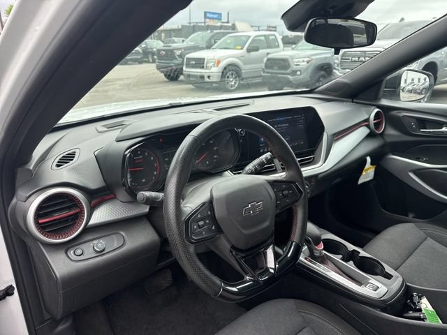 Used 2025 Chevrolet Trax RS w/ Driver Confidence Package FWD image 11