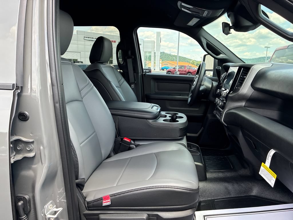 New 2026 RAM 3500 Tradesman w/ Chrome Appearance Group A AWD/4WD image 14