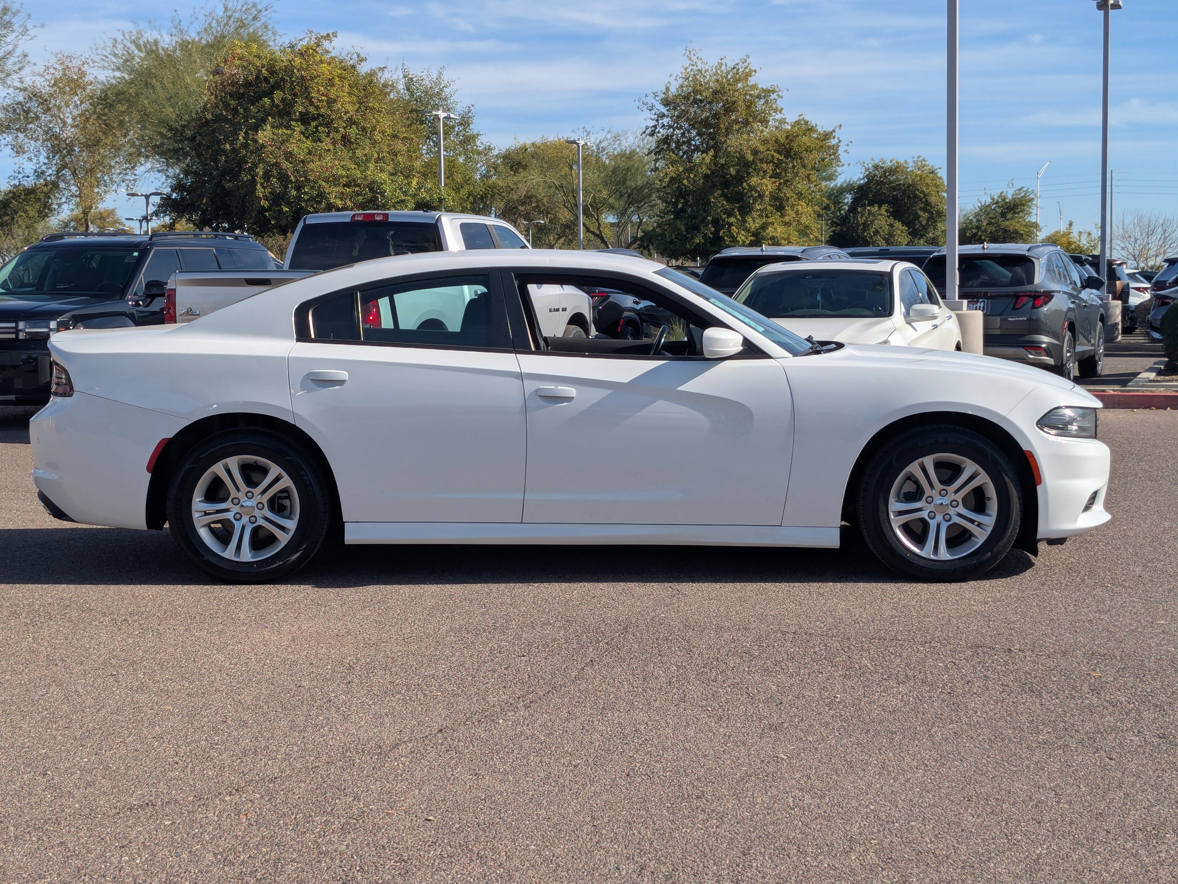 Used 2021 Dodge Charger SXT image 2