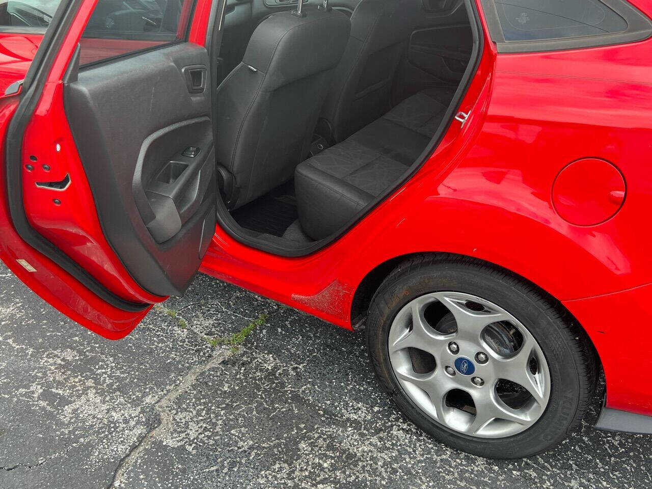 Used 2012 Ford Fiesta SEL FWD image 10