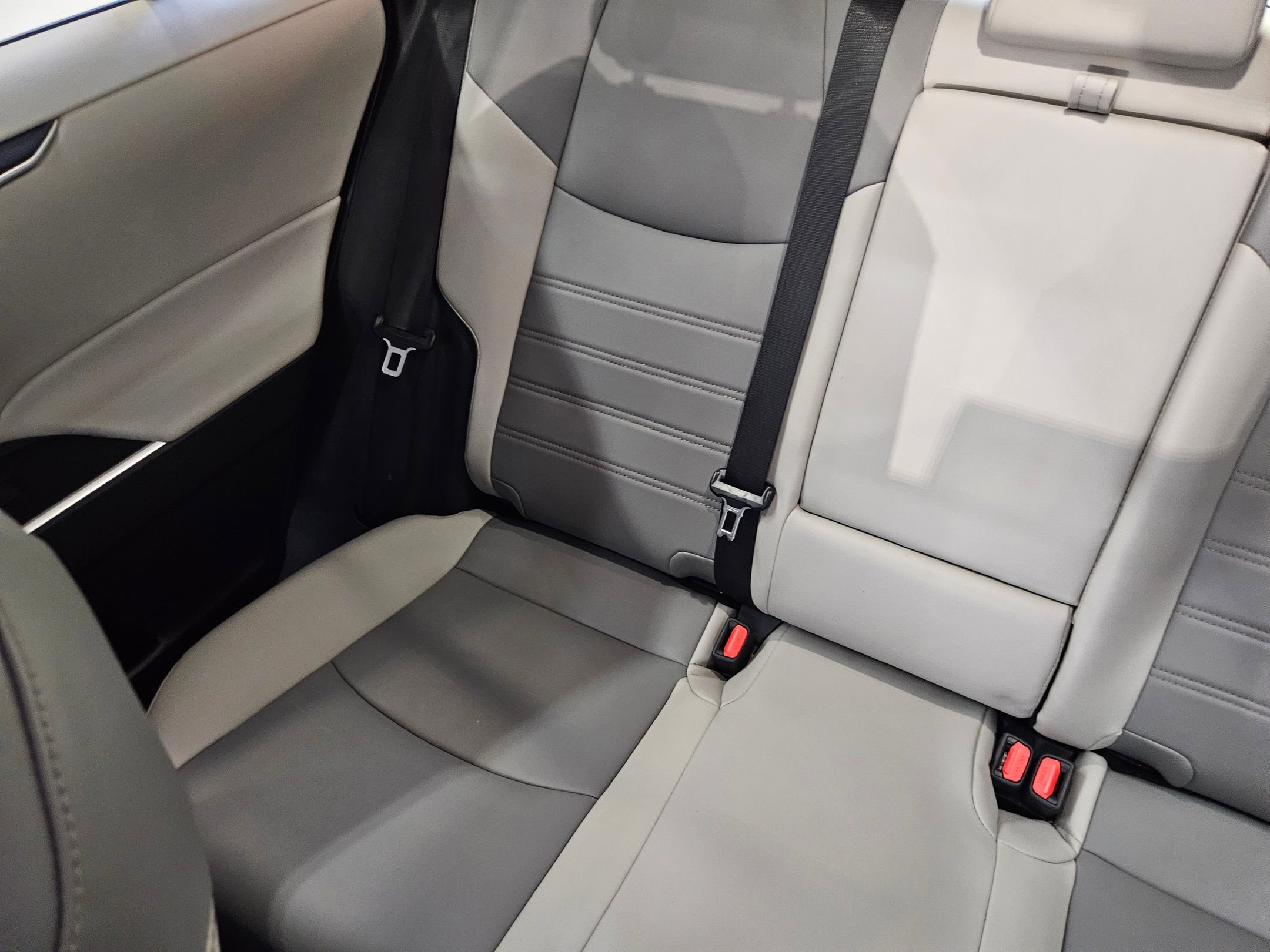 Used 2023 Toyota RAV4 XLE Premium image 12