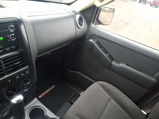Used 2010 Ford Explorer Sport Trac XLT image 23