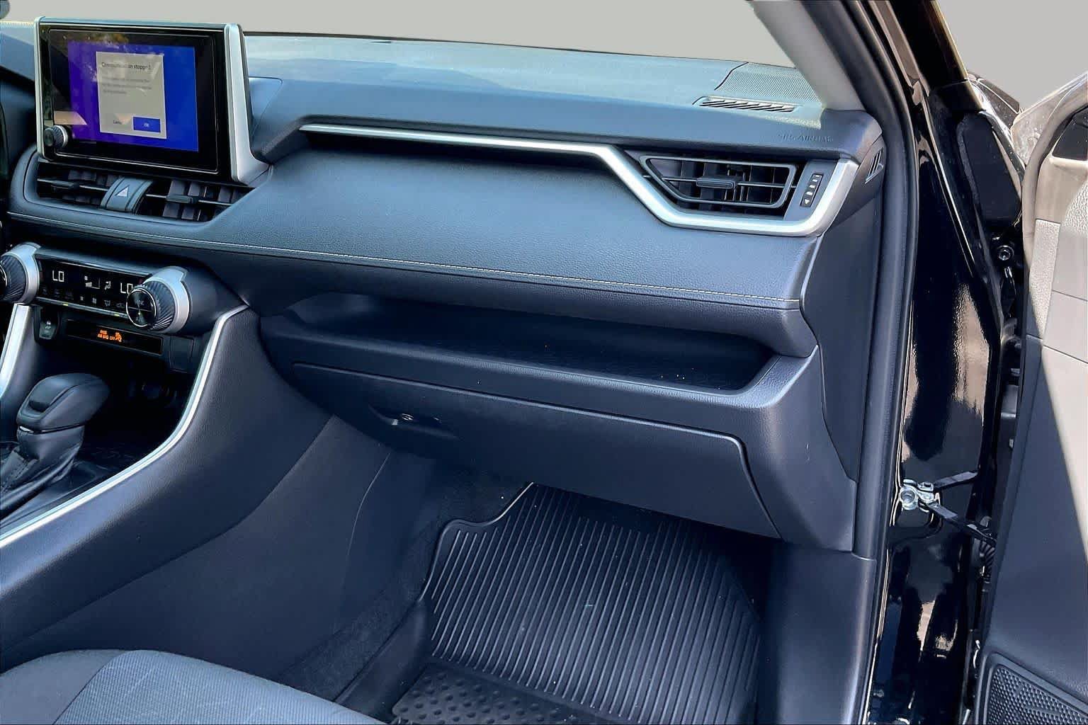 Certified 2025 Toyota RAV4 XLE AWD/4WD image 18