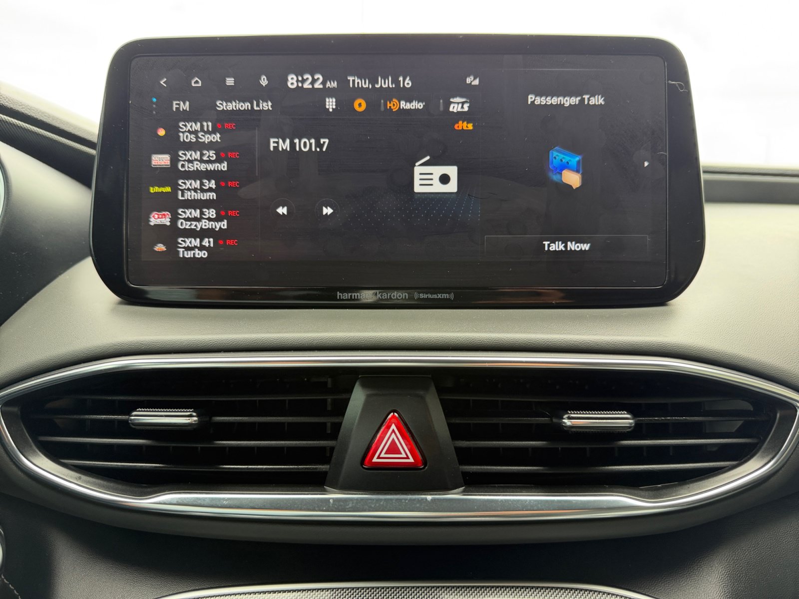 Used 2022 Hyundai Santa Fe Limited FWD image 12