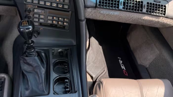 Used 1990 Chevrolet Corvette ZR-1 RWD image 31