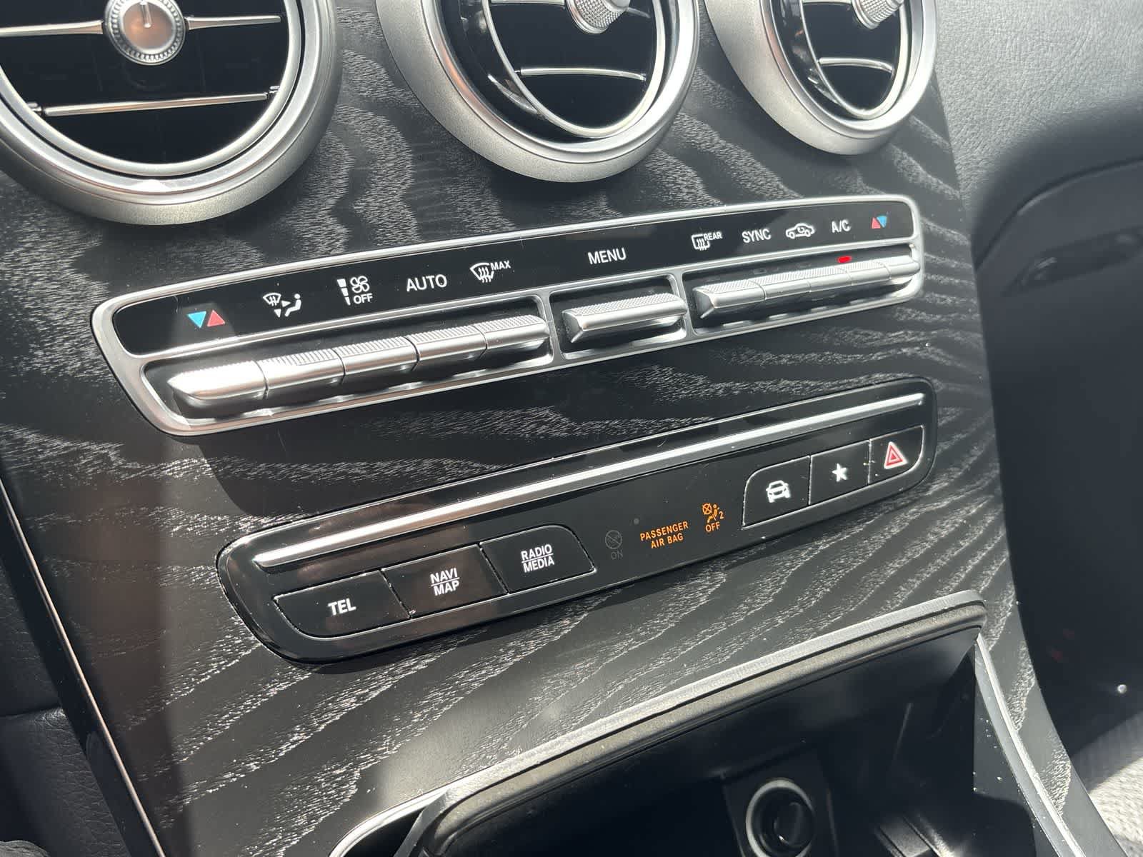 Used 2021 Mercedes-Benz GLC 300 4MATIC image 25