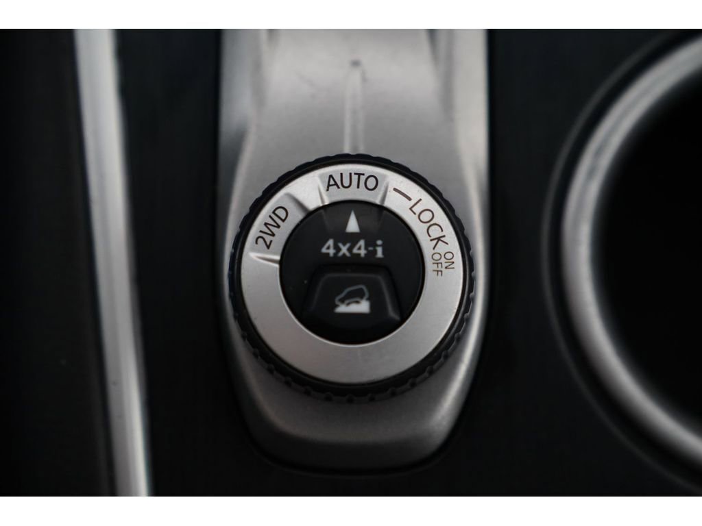 Used 2015 Nissan Pathfinder S AWD/4WD image 22