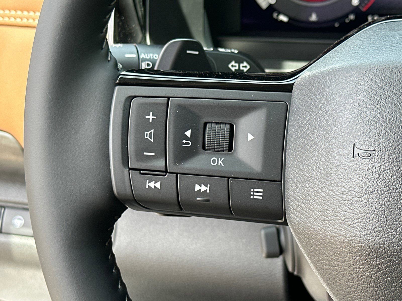 New 2026 Nissan Pathfinder Platinum FWD image 26